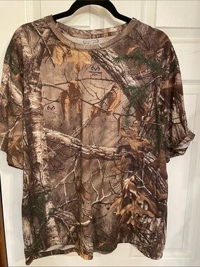 Realtree Men's Short-Sleeve Camo Tee - Brown & Green
